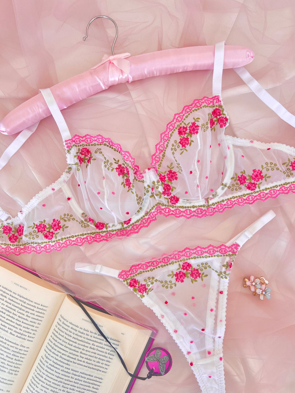 Gemma Çiçek Desenli Beyaz İşlemeli Brode Kapsız Balenli Bralette C Cup Sütyen Tanga Alt Üst Çamaşırı Takımı 2 Parça