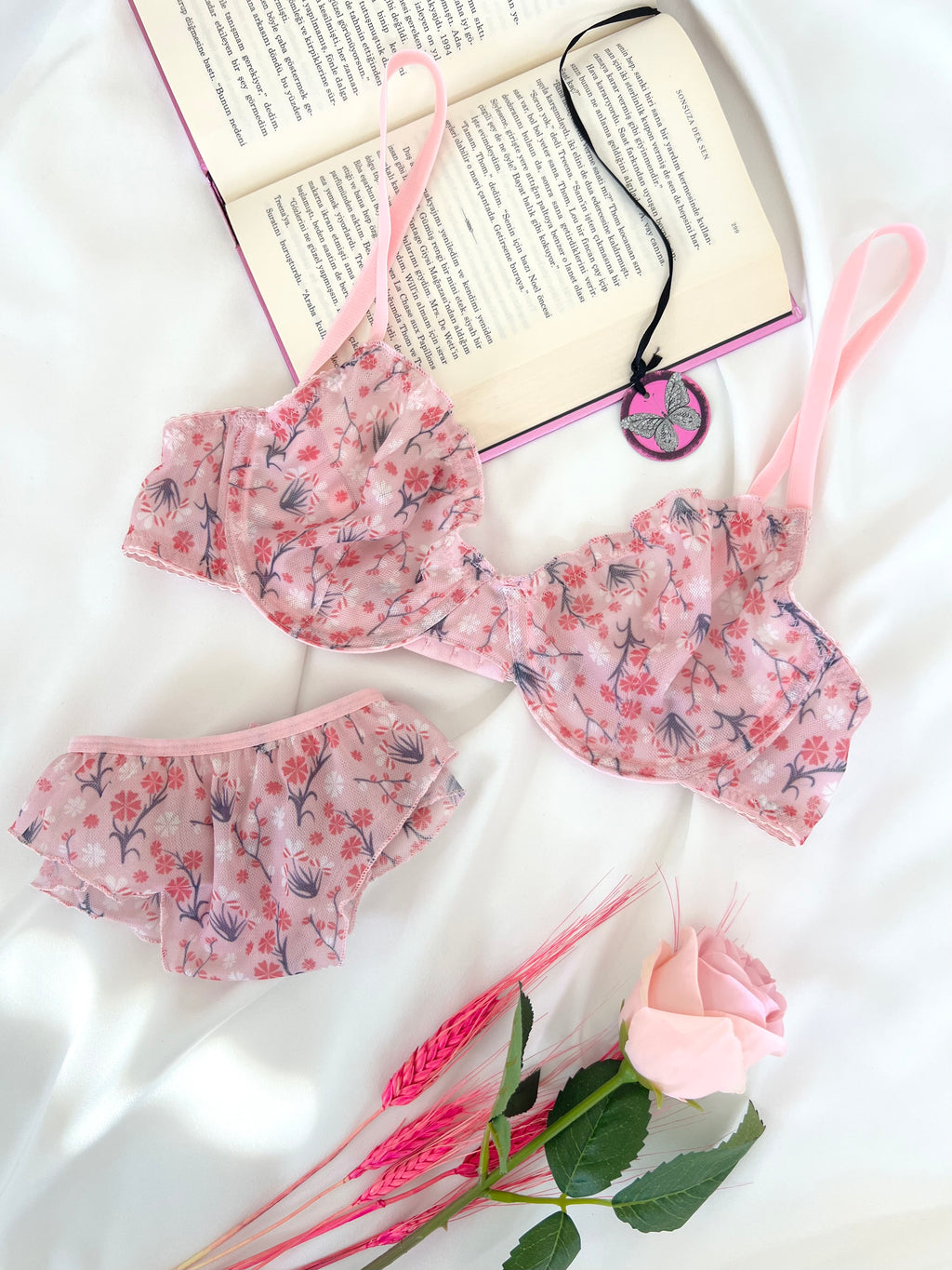 Butterfly Pembe Tül Çiçek Desenli Balenli Kapsız Fırfırlı Bralette Sütyen Tanga İç Çamaşırı Takımı Alt Üst 2 Parça