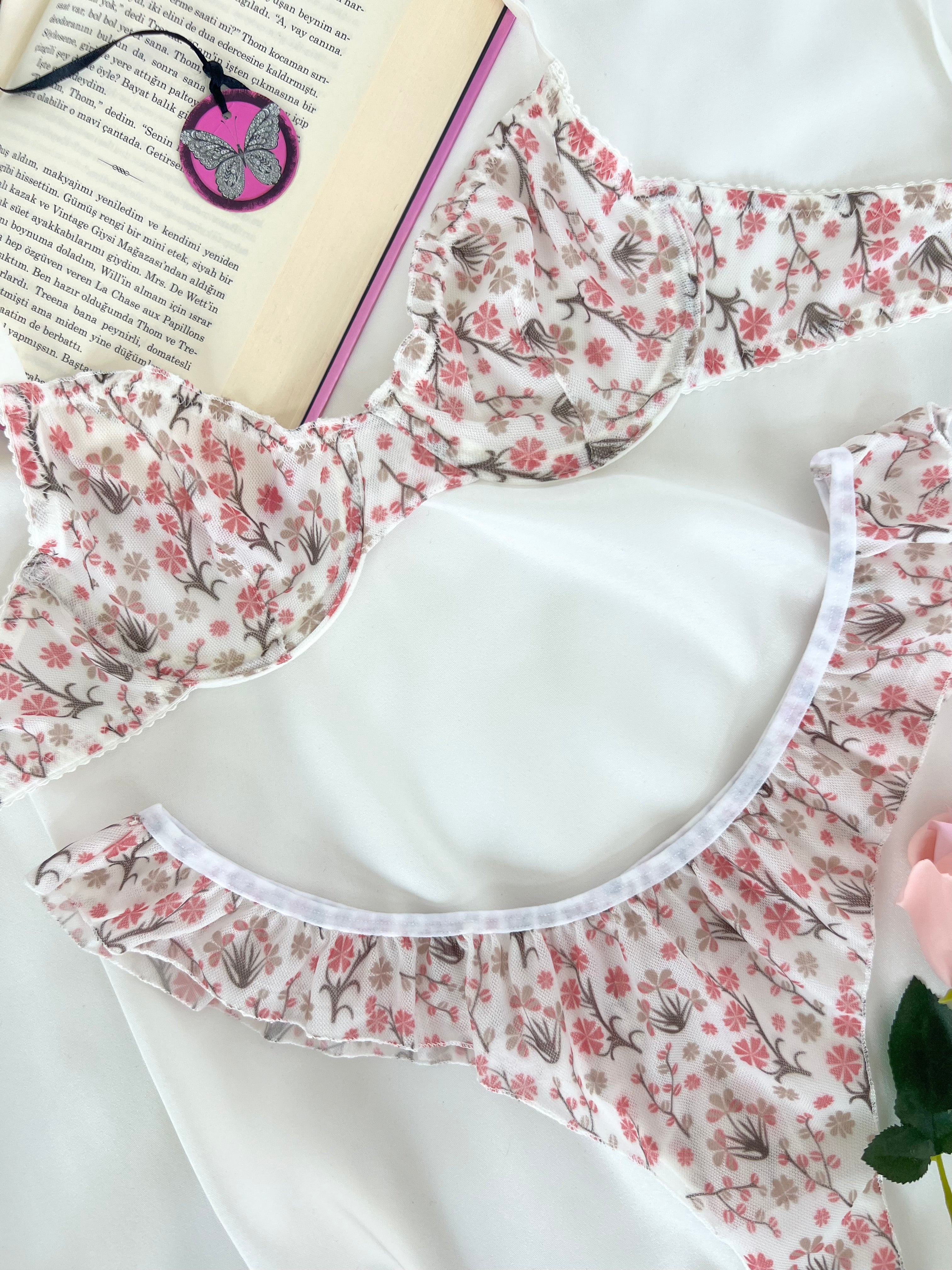 Butterfly Ekru Tül Çiçek Desenli Balenli Kapsız Fırfırlı Bralette Sütyen Tanga İç Çamaşırı Takımı Alt Üst 2 Parça