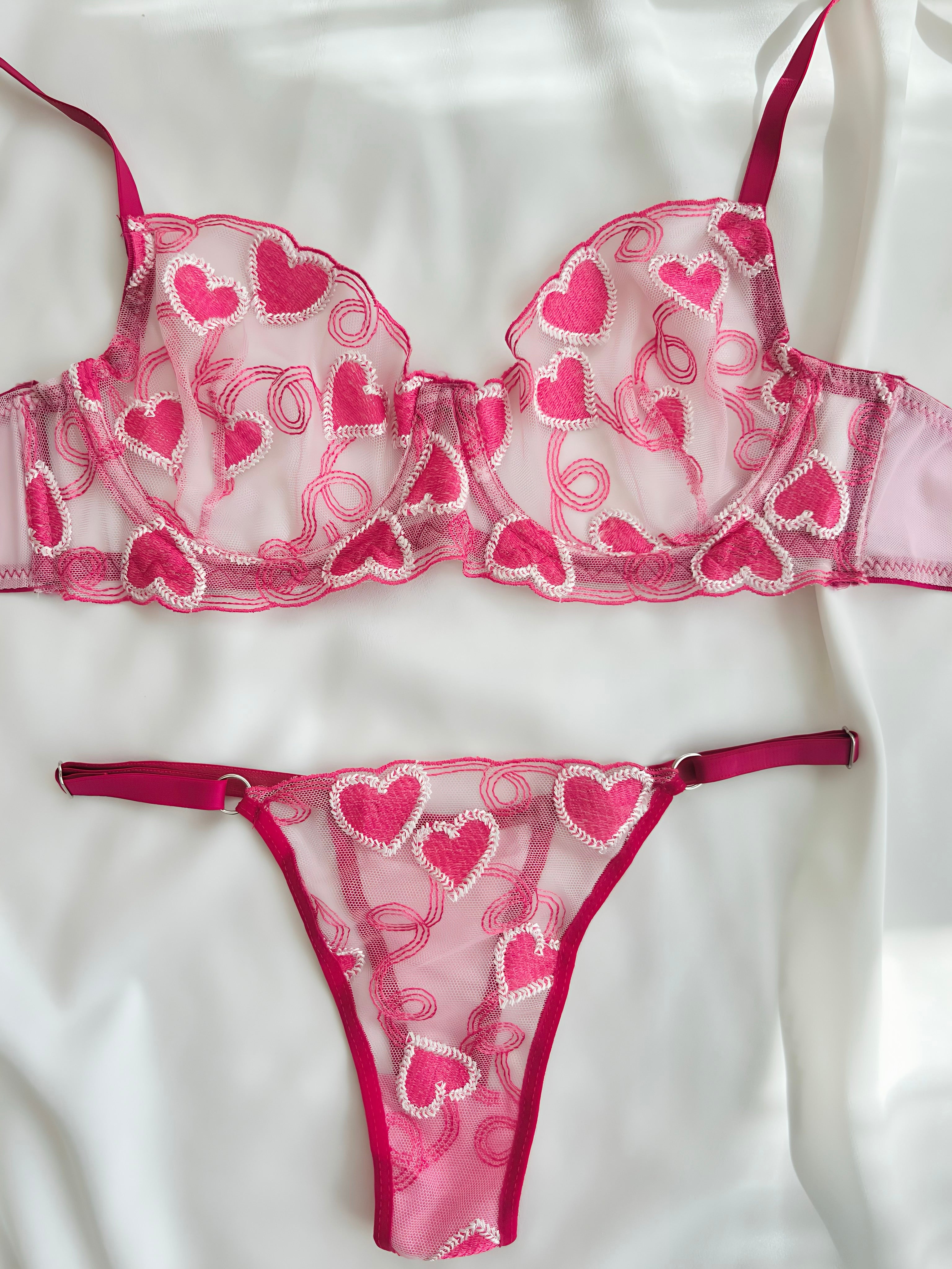 Love in the Air Pembe Kalp Desenli İşlemeli Brode Kapsız Balenli Bralette Sütyen Tanga Alt Üst Çamaşırı Takımı 2 Parça
