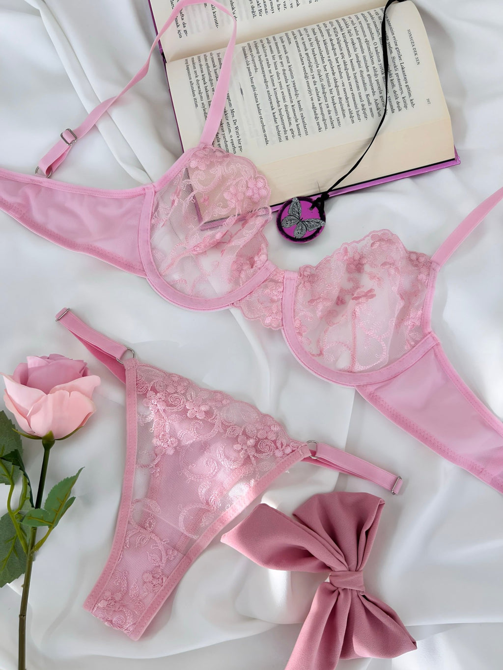 Barbie Pembe Çiçek Desenli Brode İşlemeli Tek Renk Balenli Kapsız Sütyen Tanga Alt Üst İç Çamaşırı Takımı
