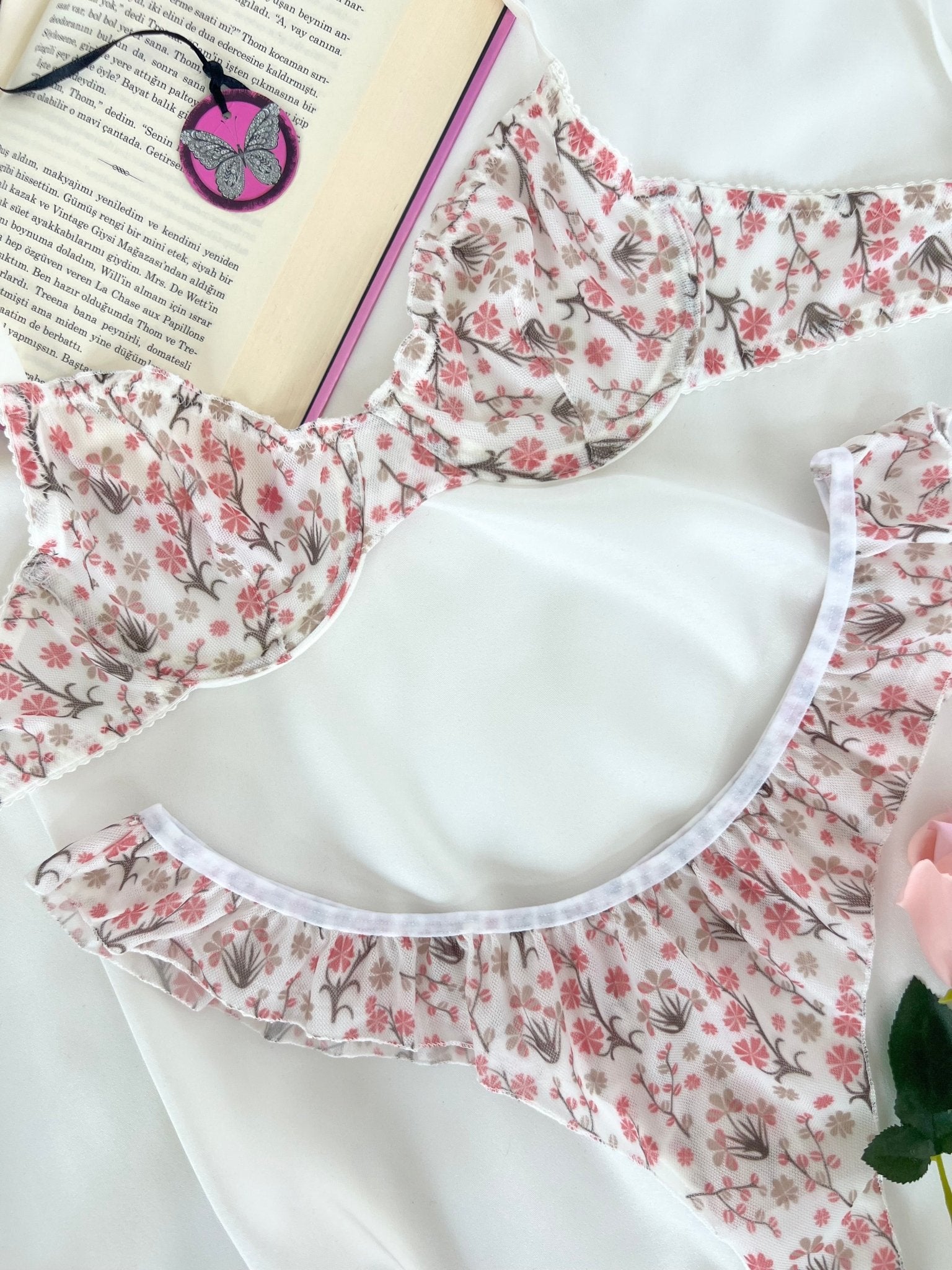 Butterfly Ekru Tül Çiçek Desenli Balenli Kapsız Fırfırlı Bralette Sütyen Tanga İç Çamaşırı Takımı Alt Üst 2 Parça