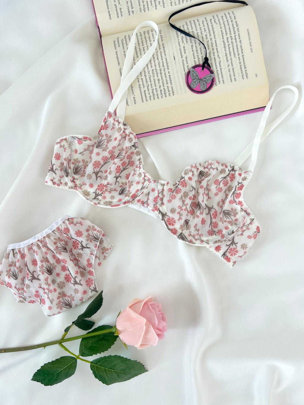Butterfly Ekru Tül Çiçek Desenli Balenli Kapsız Fırfırlı Bralette Sütyen Tanga İç Çamaşırı Takımı Alt Üst 2 Parça