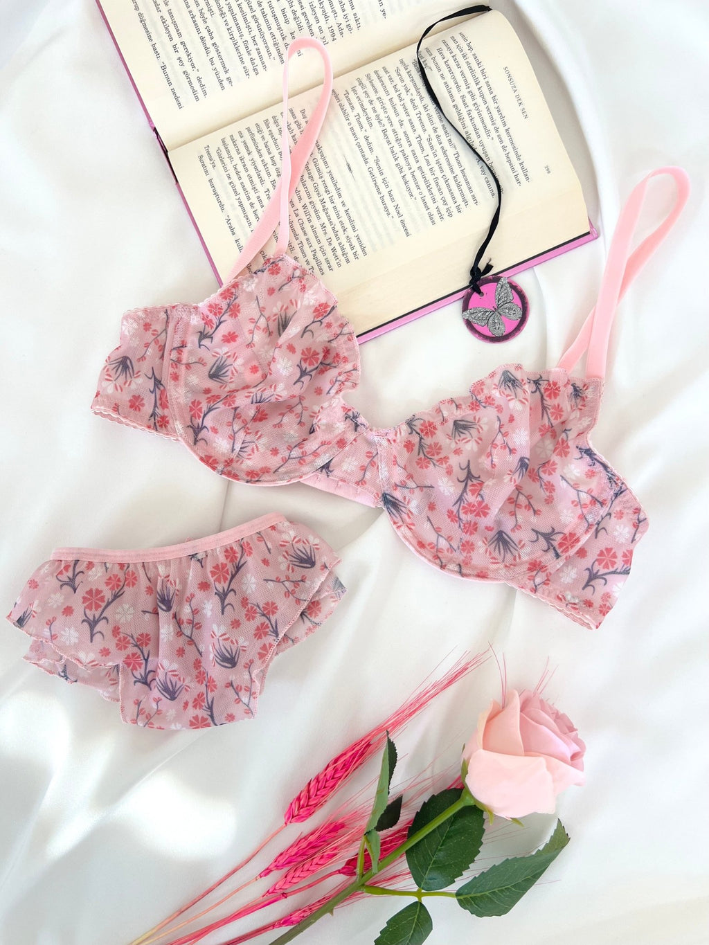 Butterfly Pembe Tül Çiçek Desenli Balenli Kapsız Fırfırlı Bralette Sütyen Tanga İç Çamaşırı Takımı Alt Üst 2 Parça